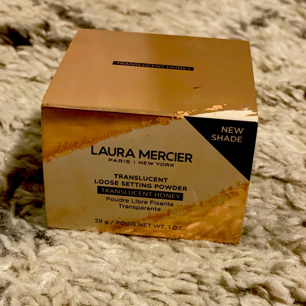 Laura Mercier translucent setting powder in honey
